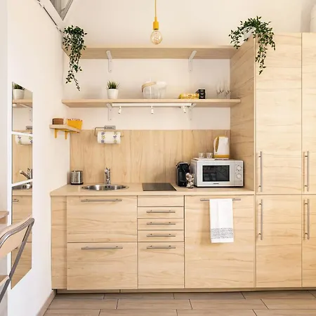 A Yellow Touch - Modern In Isola Lejlighed